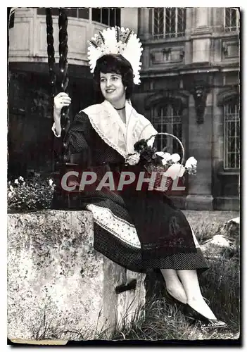 Cartes postales moderne Folklore Champenois Jeune Fille en Costume Regional