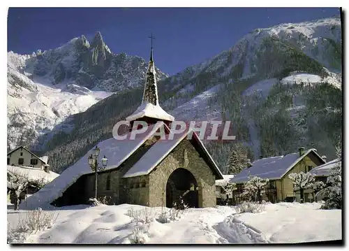 Cartes postales moderne Chamonix Mont Blanc Haute Savoie France la Chapelle des praz au fond l'aiguille du Dru et l'aigu