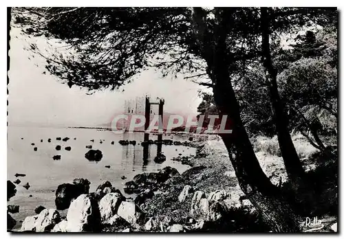 Cartes postales moderne La Cote d'Azur Cannes Iles des Lerins le monastere fortifie de L'Ile St Honorat