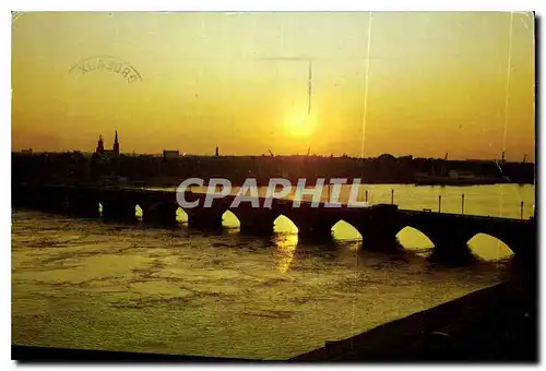 Cartes postales moderne Bordeaux Gironde Coucher de soleil et le pont de pierre