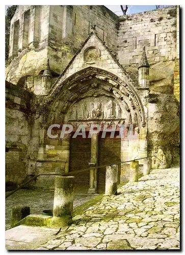 Cartes postales moderne Saint Emilion Gironde facade de l'eglise monolithe creusee dans la falaise