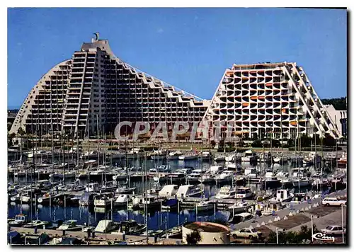 Cartes postales moderne La Grande Motte Herault la Grande Pyramide L'Eden le Port