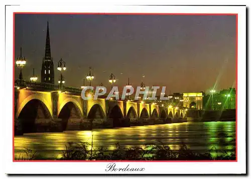 Moderne Karte Bordeaux Vue de nuit du Pont de Pierre et de l'eglise Saint Michel a Bordeaux