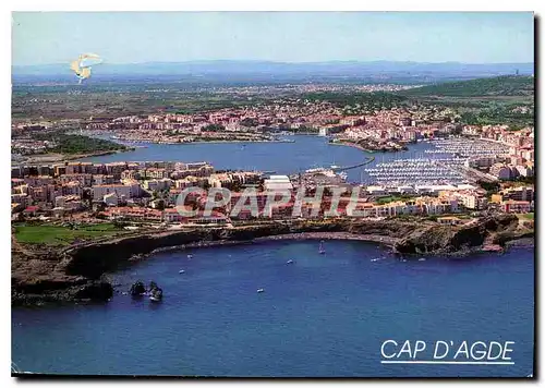 Cartes postales moderne Cap d'Agde Herault Vue aerienne en premier plan les falaises