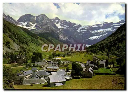 Cartes postales moderne Nos Belles Pyrenees Gavarnie H P le Village et le Cirque