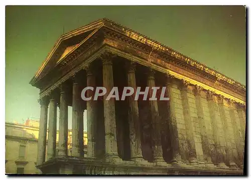 Cartes postales moderne Nimes Gard La Maison Carree