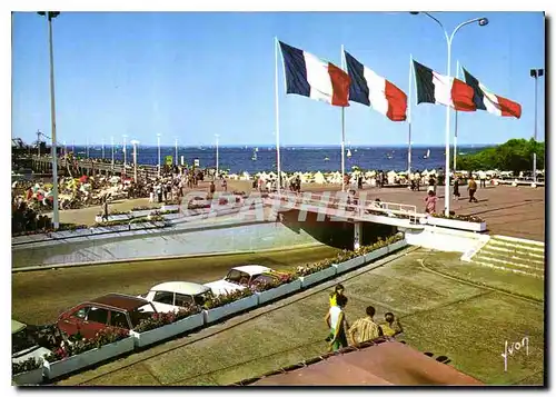 Cartes postales moderne Arcachon Gironde Place et Jetee Thiers