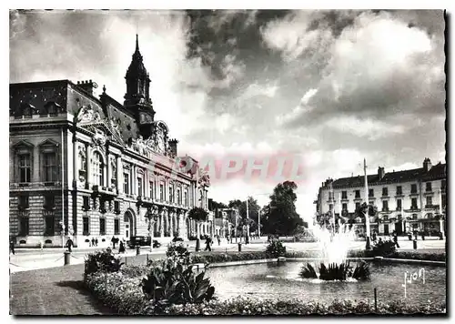 Cartes postales moderne Tours Place Jean Jaures et l'Hotel de Ville