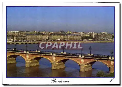 Cartes postales moderne Bordeaux Le Pont de Pierre la Garonne et la Place