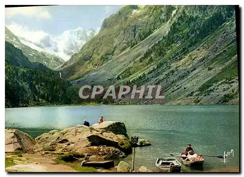 Cartes postales moderne Couleurs et Lumiere de France Les Pyrenees Dans un site superbe le Lac de Gaube