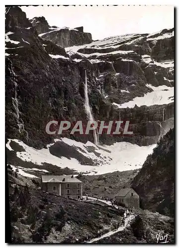 Cartes postales moderne Gavarnie L'Hotel du Cirque et la Grande Cascade