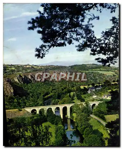 Cartes postales moderne La Suisse Normande Clecy Les bords de l'Orne les Rochers des Parcs et le Viaduc