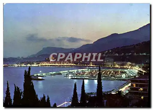 Cartes postales moderne Menton Cote d'Azur French Riviera Vue generale la nuit