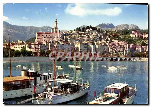 Cartes postales moderne Les Sites Merveilleux de la Cote d'Azur Menton La vieille ville vue du port