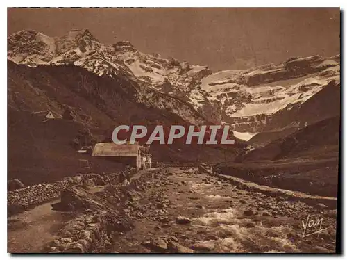 Cartes postales moderne Gavarnie Le Cirque et la Chauniere Vue prise au printemps La Cascade encore gelee ne coule pas