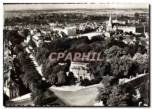 Cartes postales moderne En Avion au dessus de Issoudun Indre le jardin Public Place et basilique du Sacre Coeur