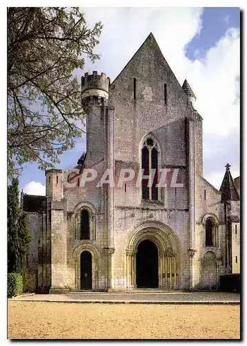Cartes postales moderne Abbaye Notre Dame de Fontgombault Indre la facade de l'eglise
