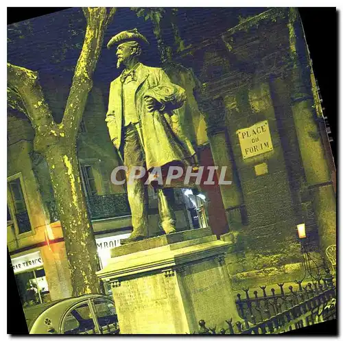 Cartes postales moderne Arles Bouches du rhone place du Forum la statue de Mistral par Th Riviere entouree d'une grille