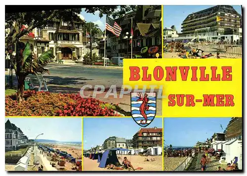 Cartes postales moderne Blonville sur Mer Calvados la Place de l'Hotel de Ville la Plage et le front de Mer