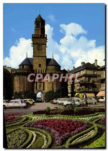 Cartes postales moderne Vire Calvados la Place de 6 Juin et la Porte Horloge