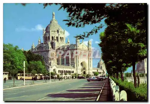 Cartes postales moderne Lisieux Calvados la Basilique Sainte Therese