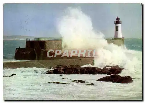 Cartes postales moderne Les Sables D'Olonne Vendee la jetee un jour de tempete