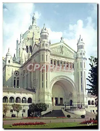 Cartes postales moderne Couleurs et Lumiere de France Lisieux Calvados Portail de la Basilique