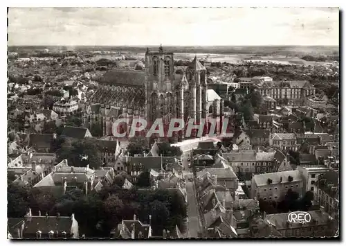 Cartes postales moderne Bourges Cher La Cathedrale Vue aerienne