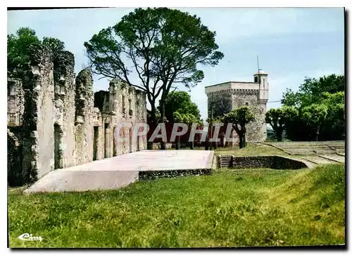 Cartes postales moderne Montendre les Pins Les Ruines du chateau avec la tour carree