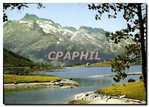 Cartes postales moderne Site Pyreneen Haute Vallee d'Aure Le Lac d'Aumar et le Pic de Neouvielle