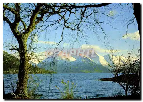 Cartes postales moderne Winter over the Five Sisters and the Loch Duich