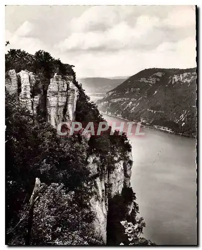 Cartes postales moderne Nantua Le Grand Rocher et le Lac