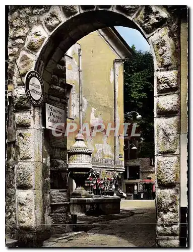 Cartes postales moderne Vence ls Jolie A M fontaine et Place du Peyra Mairie Poste Cathedrale