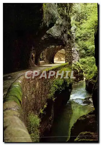 Moderne Karte Les Alpes en couleurs naturelles le Vercors la route a l'interieur des Grands Goulets et la Vern