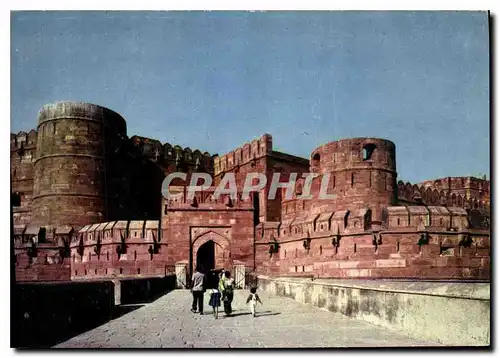 Moderne Karte The Red Fort of Agra is a kind of irregular Semi Circular structure in length standing parattel