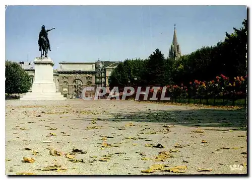 Cartes postales moderne Montpellier Herault la Promenade du Peyrou statue de Louis XIV et la Porte du Peyrou arc de Trio