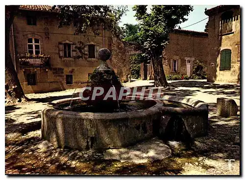 Cartes postales moderne Languedoc Villeneuvette la place du village et la fontaine