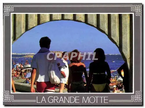 Cartes postales moderne La Grande Motte a l'heure de la plage