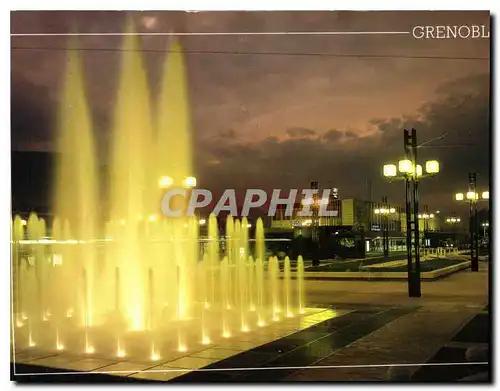 Cartes postales moderne Grenoble Isere la fontaine de la gare Illuminee