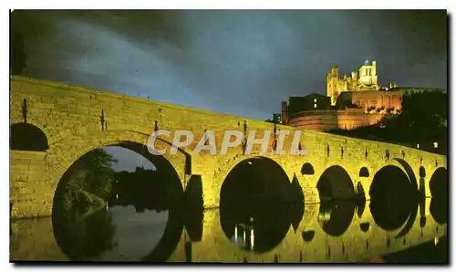Cartes postales moderne Beziers Herault vue de nuit sur la Cathedrale St Nazaire et le Vieux Pont sur l'Orb