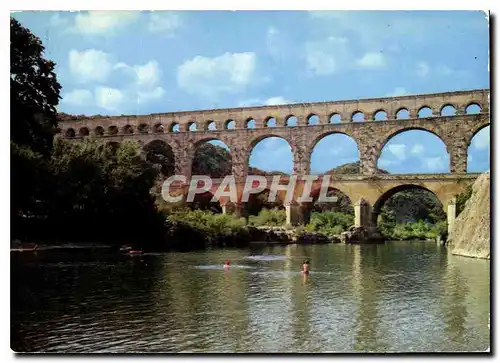 Cartes postales moderne Le Pont du Gard Construit sur l'ordre d'Agrippa vers l'an 19 avant JC poyr Alimenter Nimes en Ea