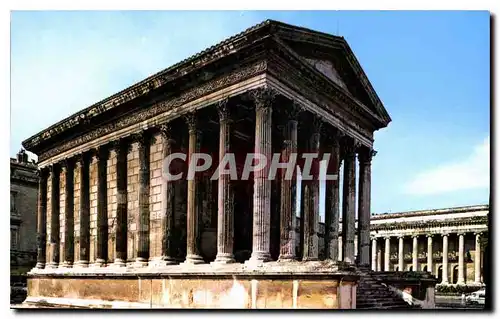 Moderne Karte Nimes Gard la Maison carree ce monument de style grec construit avant JC sedult par la Purete de