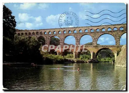 Cartes postales moderne Le port du Gard construit sur l'orde d'Agrippa vers l'an 19 avant JC pour alimenter Nimes en eau