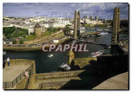 Moderne Karte La Bretagne en couleurs Brest Finistere vue sur la tour Tanguy et le pont de Recouvrance