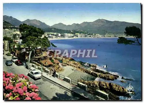 Cartes postales moderne La Cote d'Azur le Cap Martin le Pirate dans le fond Menton