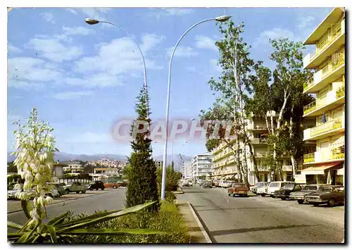 Cartes postales moderne Cote d'Azur le Cros de Cagnes le Boulevard Kennedy dans le fond le Vieux Cagnes