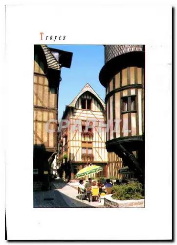 Cartes postales moderne Troyes Aube le secteur pietonnier Place fleurie rue Champeaux au premier plan les cariatides tet