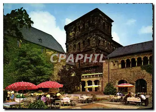 Cartes postales moderne Trier Brunnenhof mite Porta Nigra und Simeonetift