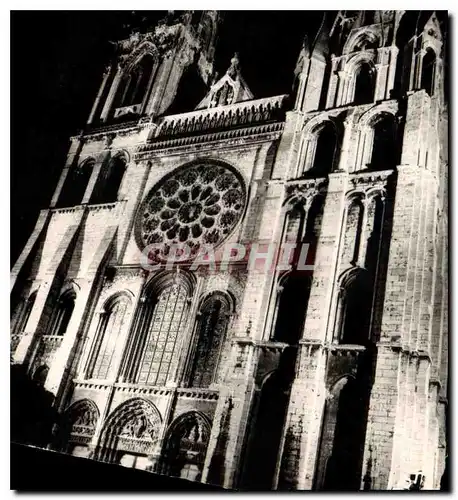 Cartes postales moderne Chartres E et L La Cathedrale Illuminee Facade