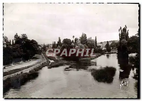 Cartes postales moderne Angouleme Charente Les rives de la Charente